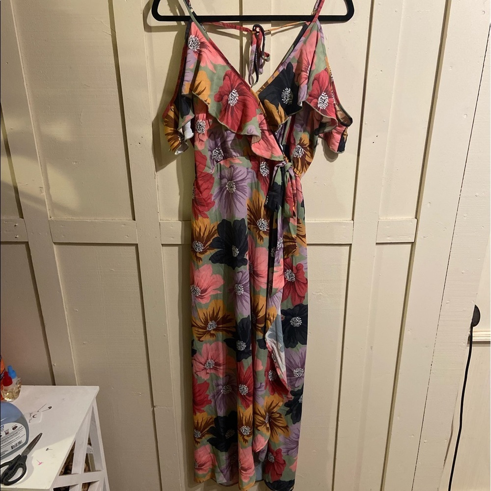 Band of gypsies maxi wrap cold shoulder floral dress size large NWT